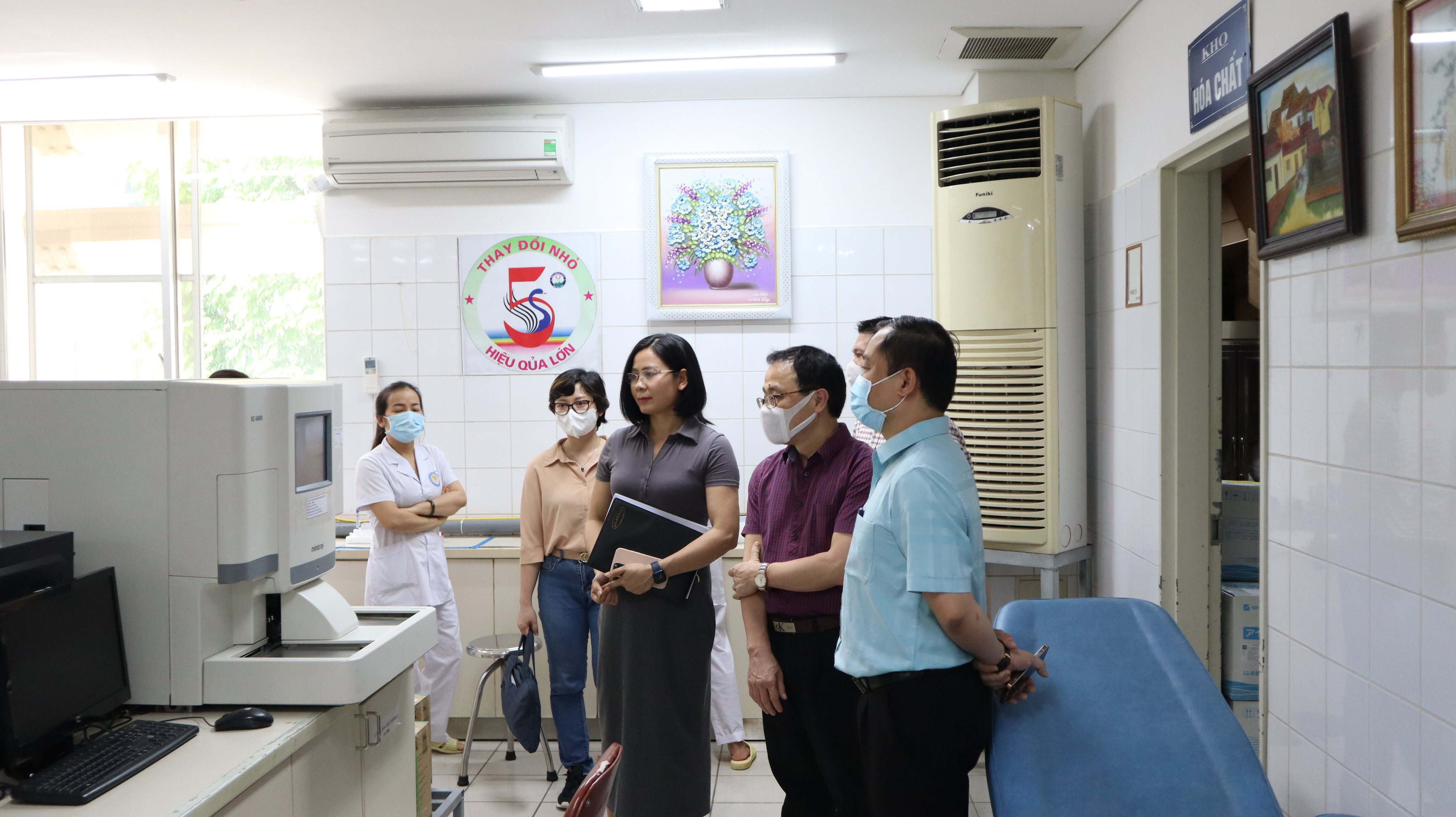  Đại học Y Hà Nội khảo sát, đánh giá các điều kiện xây dựng ISO xét nghiệm tại Bệnh viện Đa khoa tỉnh Hoà Bình