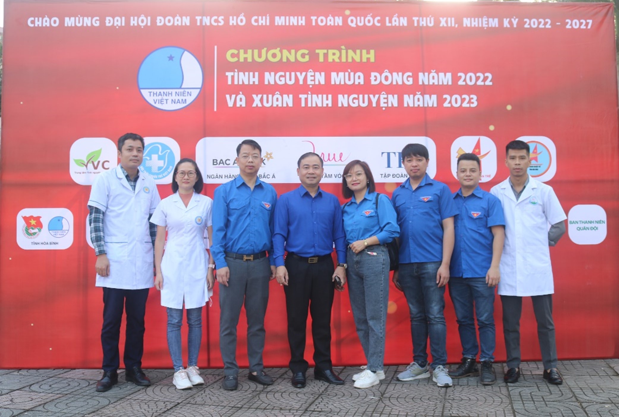 Đoàn thanh niên Bệnh viện Đa khoa tỉnh Hòa Bình tham dự Lễ xuất quân chương trình “Tình nguyện mùa Đông năm 2022 và Xuân tình nguyện năm 2023