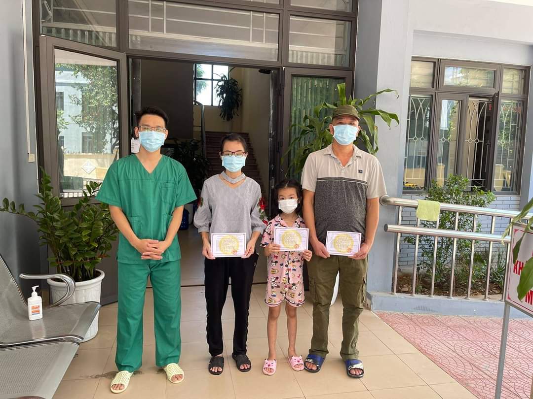 Thêm 3 bệnh nhân Covid-19 được xuất viện tại Bệnh viện Đa khoa tỉnh Hòa Bình 