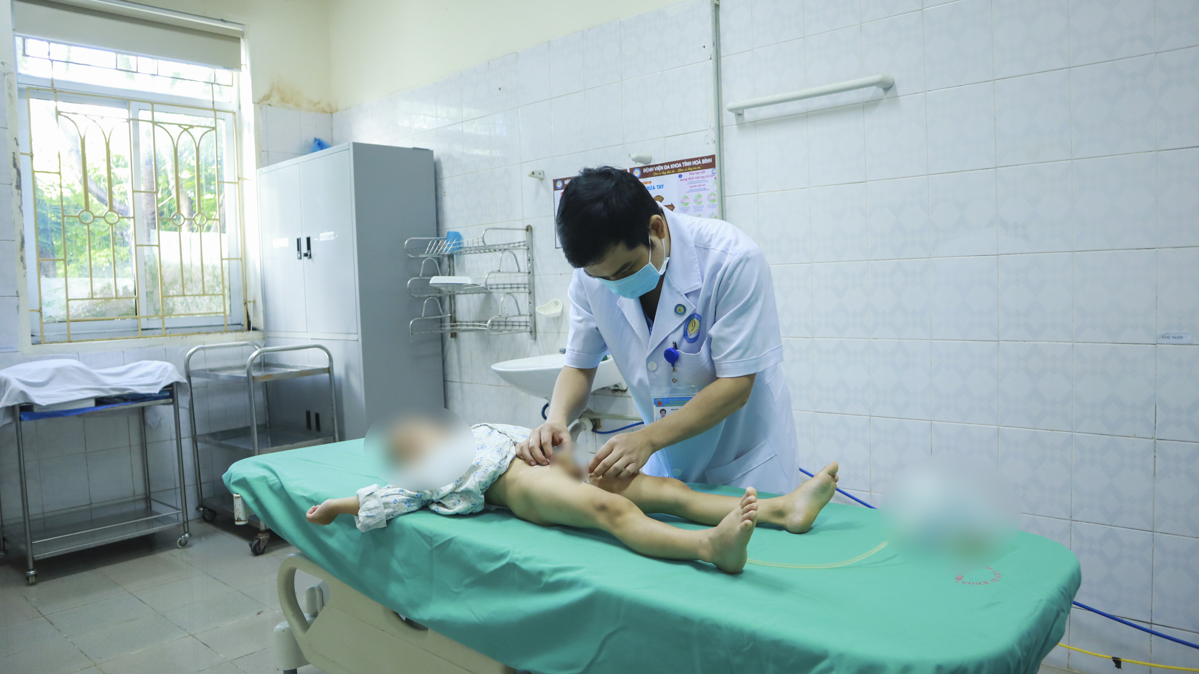  Phẫu thuật điều trị lỗ tiểu lệch thấp tại BVĐK tỉnh Hòa Bình