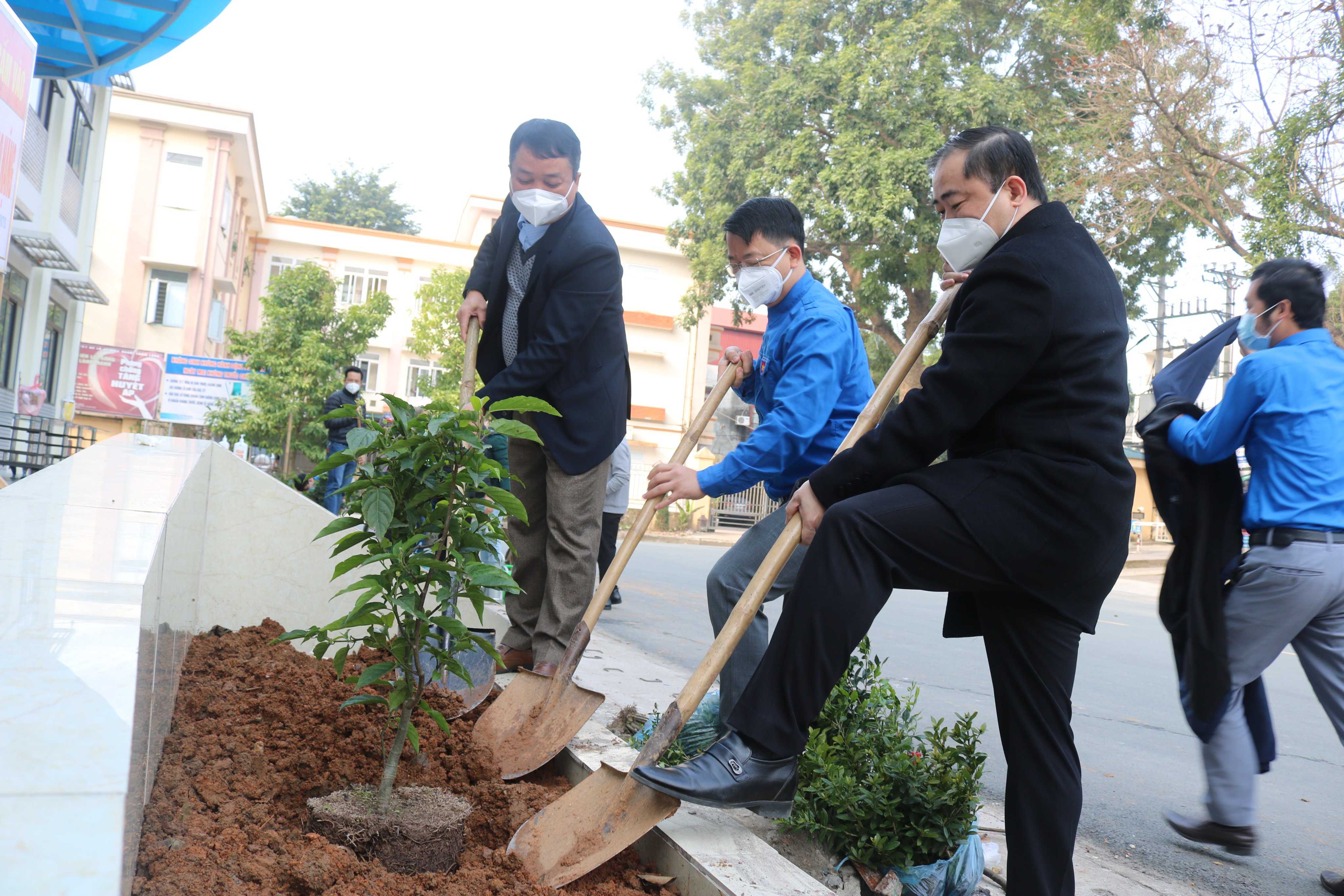  Đoàn Thanh niên Bệnh viện Đa khoa tỉnh phát động Tết trồng cây đời đời nhớ ơn Bác Hồ Xuân Nhâm dần 2022