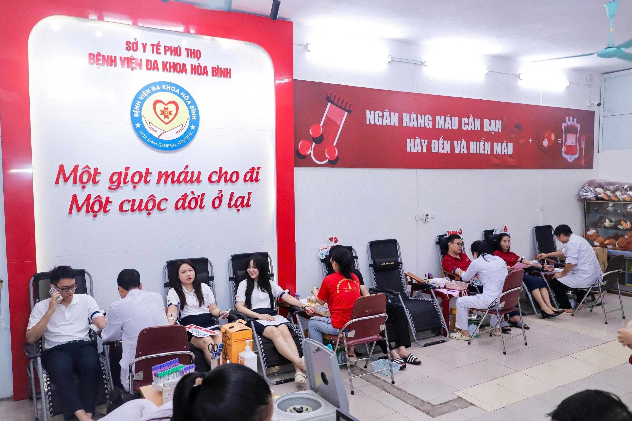  Kêu gọi hiến máu tình nguyện - Một giọt máu cho đi - Một cuộc đời ở lại