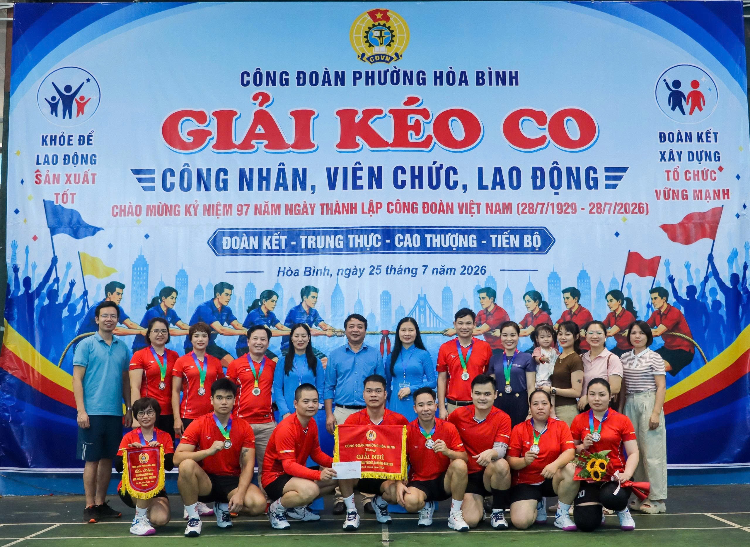  Bệnh viện Đa khoa Hòa Bình xuất sắc giành giải Nhì tại Giải Kéo co Công nhân, viên chức, lao động phường Hòa Bình năm 2026