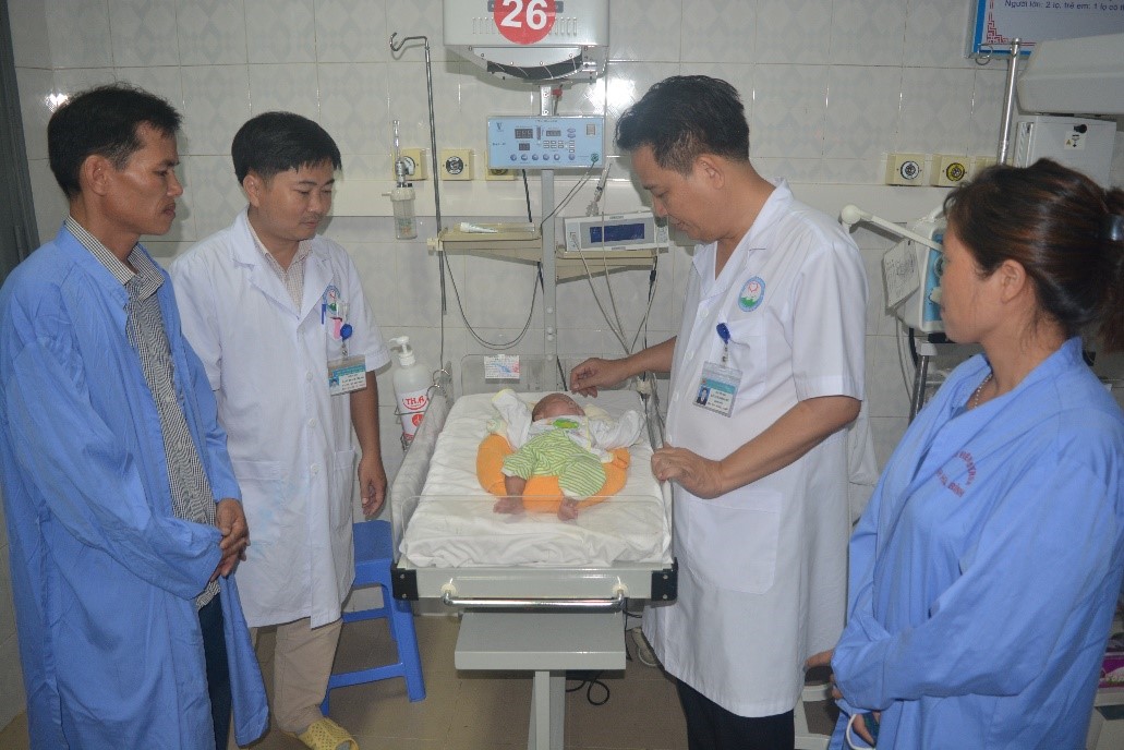  Bệnh viện đa khoa tỉnh Hòa Bình cứu sống thành công trẻ sinh non 800g ở tuần thai thứ 27