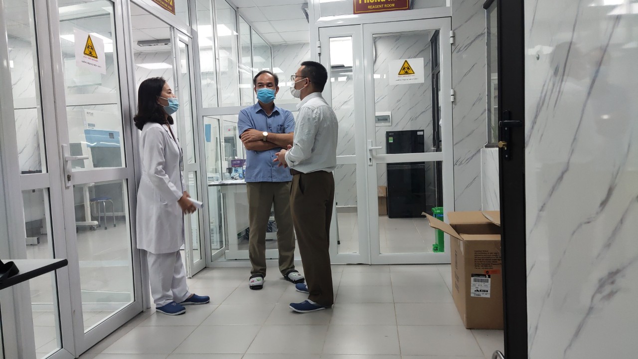 Bệnh viện Bệnh Nhiệt đới Trung ương thăm và giám sát tại Bệnh viện Đa khoa tỉnh Hoà Bình theo đề án khám chữa bệnh từ xa 