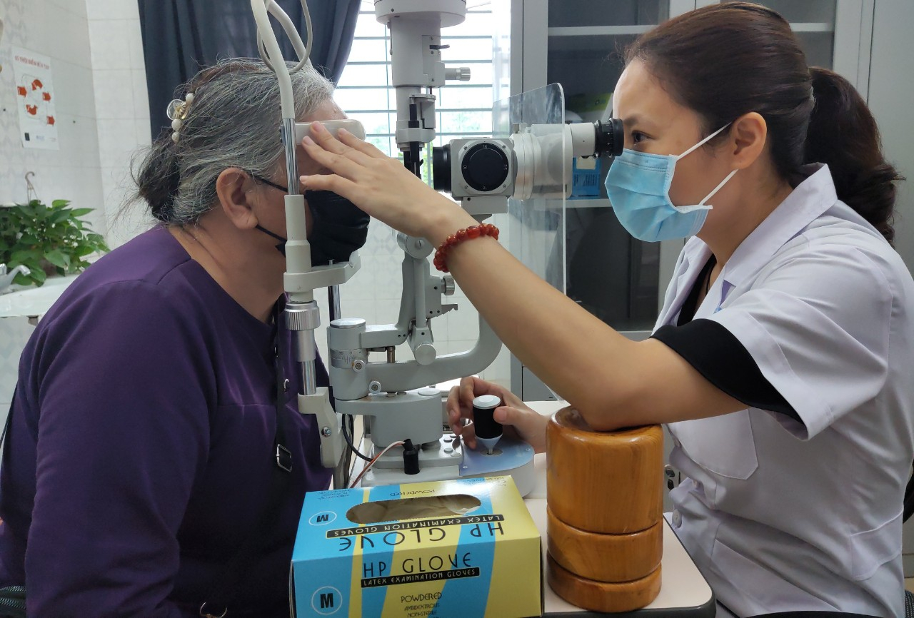  Bệnh viện Đa khoa tỉnh Hoà Bình phối hợp Triển khai dự án “Phát triển mô hình chăm sóc mắt tuyến huyện”