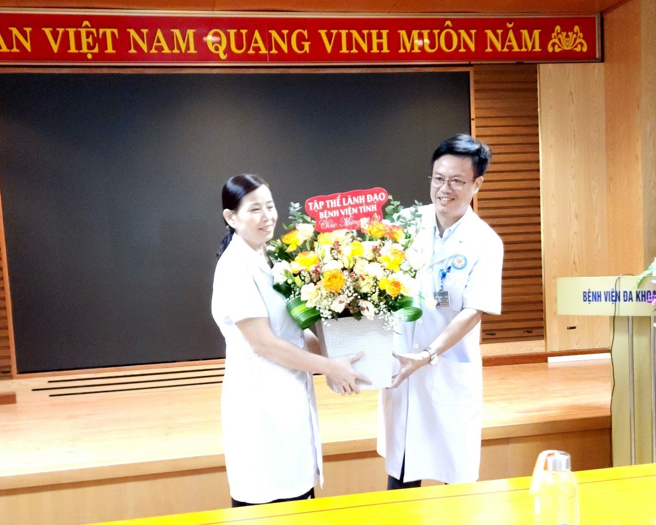  Bệnh viện Đa khoa tỉnh Hoà Bình chúc mừng Ngày Phụ nữ Việt Nam 20/10 năm 2023